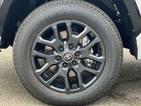 New 2026 Toyota Tundra Platinum image 32