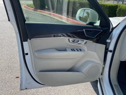 Used 2017 Volvo XC90 T6 Momentum w/ Vision Package AWD/4WD image 17
