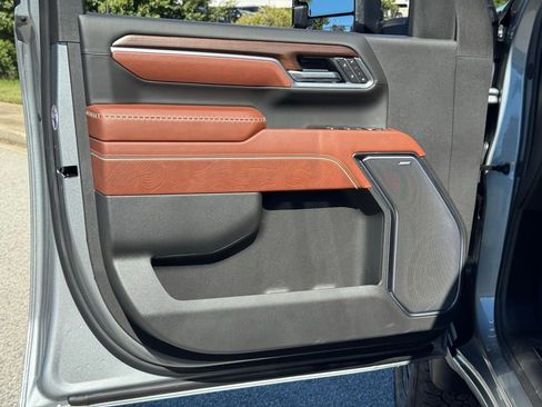 New 2026 GMC Sierra 2500 Denali Ultimate image 17