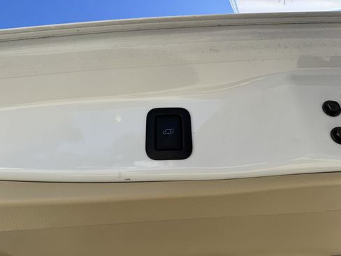 Used 2018 Toyota Highlander Limited Platinum image 26