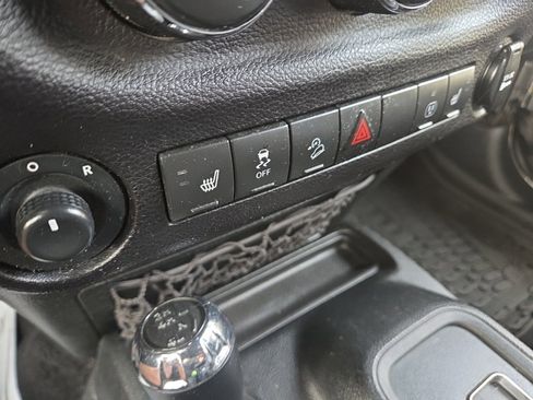 Used 2017 Jeep Wrangler Unlimited Sahara w/ Max Tow Package image 25