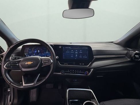 Used 2025 Chevrolet Equinox LT AWD/4WD image 10