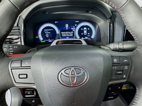 Used 2025 Toyota Camry XSE image 16