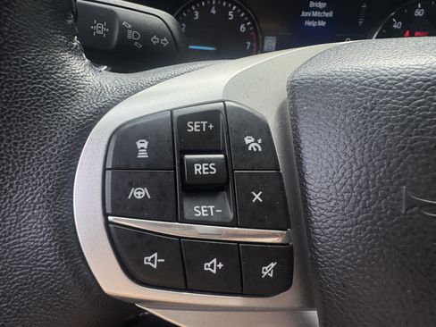 Used 2023 Ford Explorer Limited AWD/4WD image 13