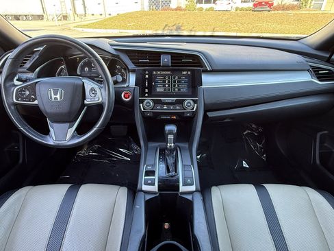 Used 2017 Honda Civic Touring image 22
