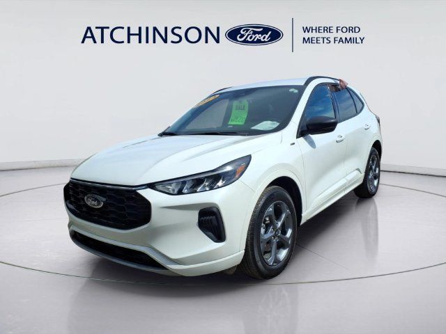Used 2024 Ford Escape ST-Line w/ Tech Pack #1 AWD/4WD image 1