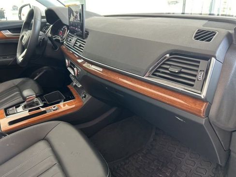 Used 2023 Audi Q5 2.0T Premium w/ Convenience Package image 15