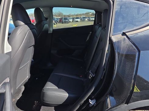 Used 2023 Tesla Model Y Long Range image 10
