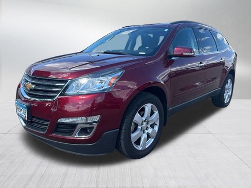 Used 2017 Chevrolet Traverse LT w/ Style and Technology Package AWD/4WD image 2