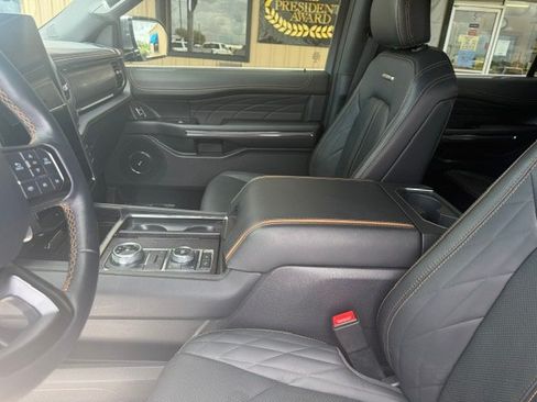 Used 2023 Ford Expedition Platinum AWD/4WD image 12