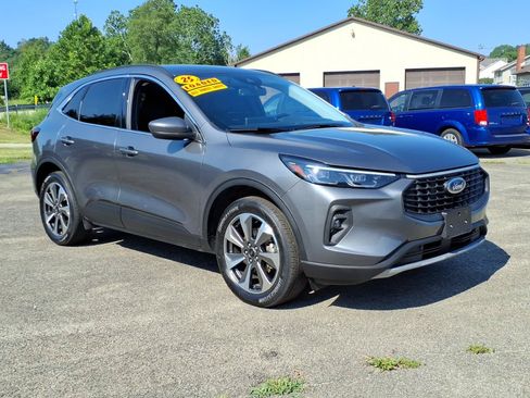 Used 2025 Ford Escape Platinum AWD/4WD image 1
