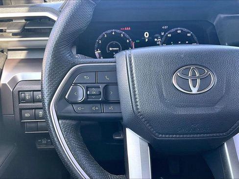 Used 2024 Toyota Tacoma TRD Off-Road AWD/4WD image 12