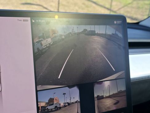 Used 2021 Tesla Model Y Long Range image 16