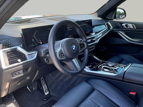 Used 2026 BMW X7 xDrive40i w/ M Sport Package AWD/4WD image 16
