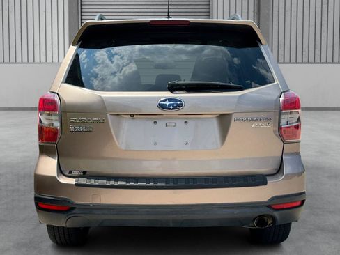Used 2015 Subaru Forester 2.5i Limited AWD/4WD image 10