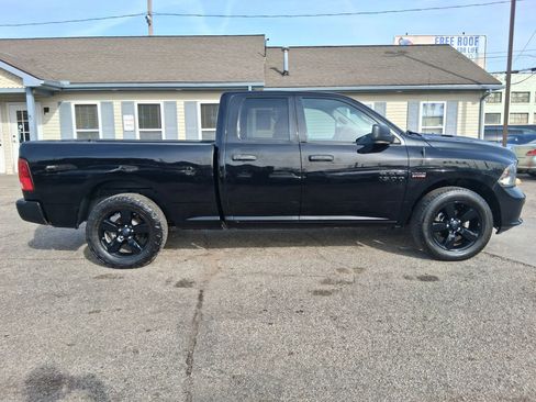 Used 2017 RAM 1500 Express w/ Black Ram 1500 Express Group image 7