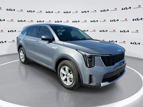 Certified 2024 Kia Sorento LX FWD image 1