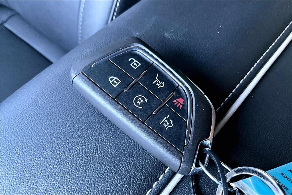 Used 2021 Cadillac Escalade Luxury AWD/4WD image 10