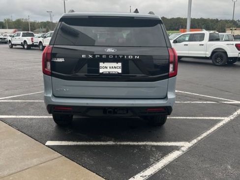 New 2025 Ford Expedition Active image 5