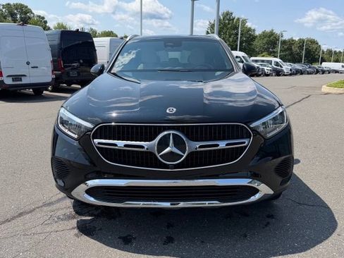 Used 2024 Mercedes-Benz GLC 300 4MATIC image 2