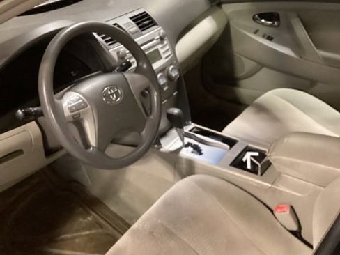 Used 2011 Toyota Camry LE image 23
