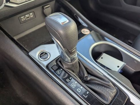 Used 2024 Nissan Altima 2.5 SV image 18