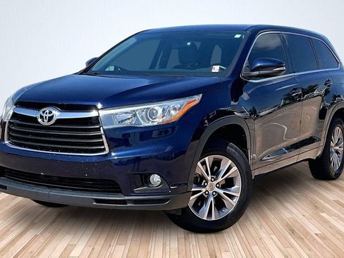 Used 2015 Toyota Highlander Plus AWD/4WD image 1