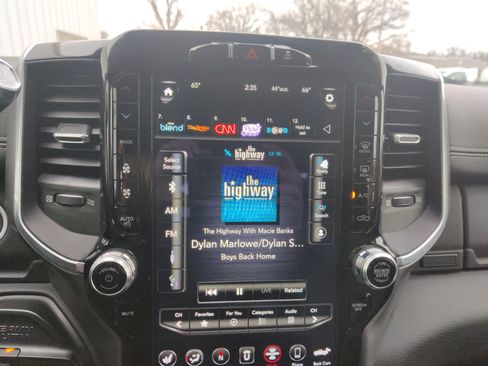 Used 2021 RAM 2500 Laramie w/ Night Edition image 19