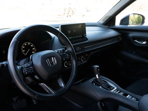 Used 2024 Honda HR-V Sport image 16