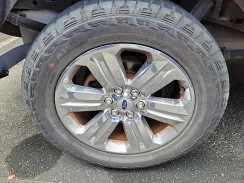 Used 2018 Ford F150 XLT w/ Equipment Group 302A Luxury AWD/4WD image 7