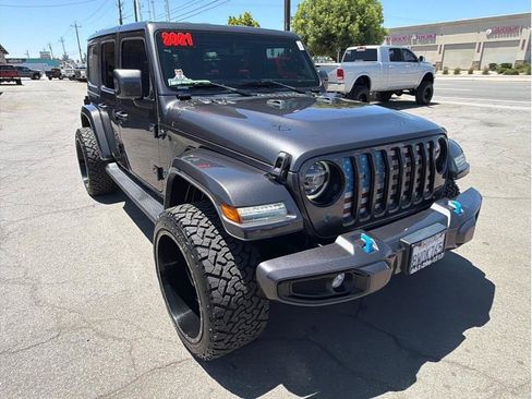 Used 2021 Jeep Wrangler Unlimited Sahara AWD/4WD image 2