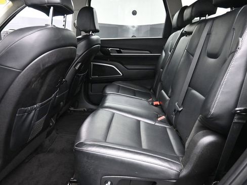 Used 2023 Kia Telluride LX AWD/4WD image 14