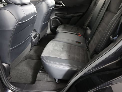 Used 2024 Mitsubishi Outlander SE AWD/4WD image 17