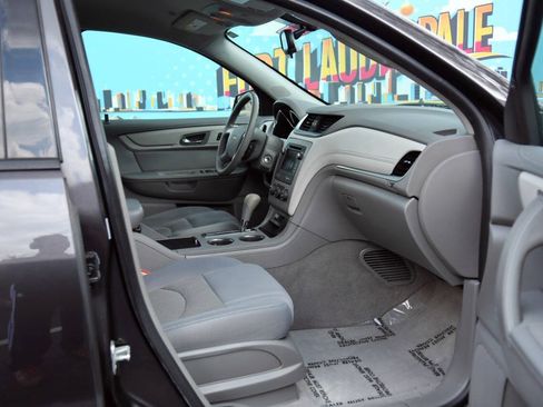 Used 2014 Chevrolet Traverse LS FWD image 33