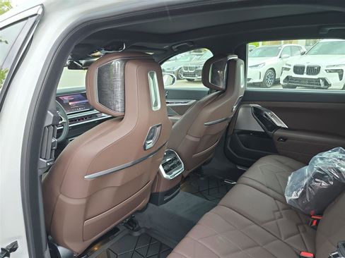 New 2025 BMW i7 eDrive50 image 18