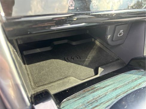 Used 2022 Land Rover Discovery Sport SE R-Dynamic image 35