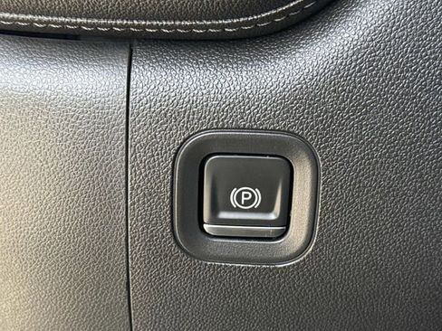 Used 2021 Chevrolet Silverado 1500 High Country w/ Technology Package image 59