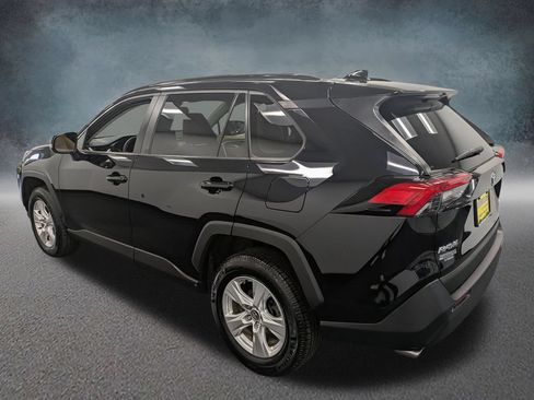 Used 2020 Toyota RAV4 XLE w/ Convenience Package AWD/4WD image 6