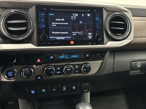 Used 2016 Toyota Tacoma Limited w/ Towing Package image 24