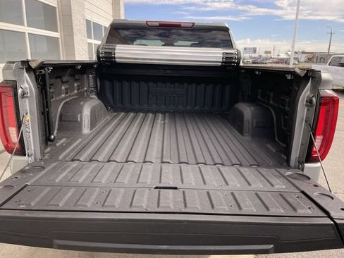 Used 2023 GMC Sierra 1500 SLT AWD/4WD image 23