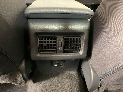 Used 2025 Toyota Camry LE image 32