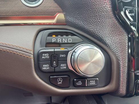 Used 2025 RAM 1500 Limited AWD/4WD image 23
