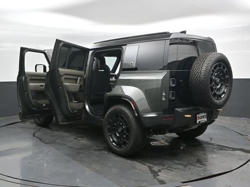 Used 2025 Land Rover Defender 110 AWD/4WD image 49