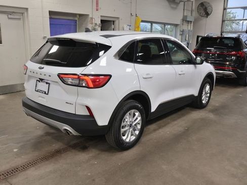 Used 2022 Ford Escape SE AWD/4WD image 3