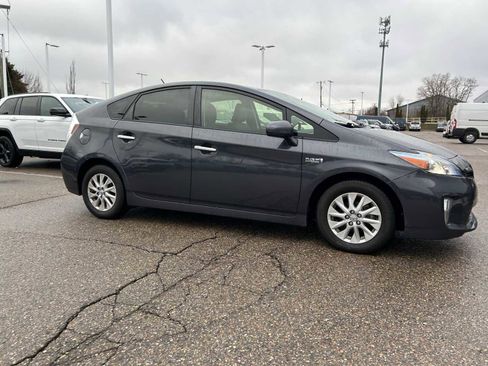 Used 2015 Toyota Prius Prime image 12