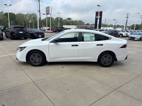 Used 2026 Nissan Sentra S w/ S Cold Weather Package image 4