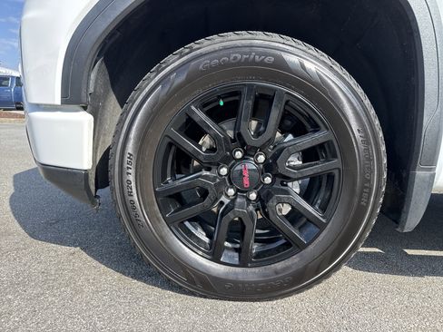 Used 2023 GMC Sierra 1500 Elevation w/ LPO, Elevation Black Package image 13