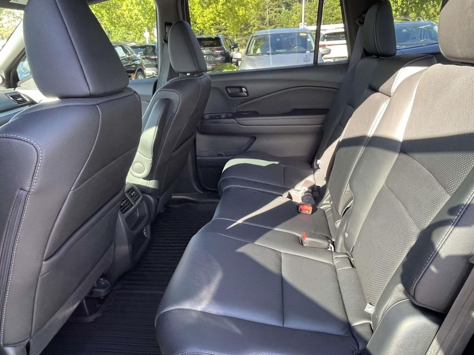 Used 2023 Honda Passport EX-L image 11