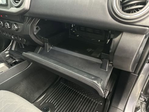 Used 2020 Toyota Tacoma TRD Off-Road w/ Technology Package image 24