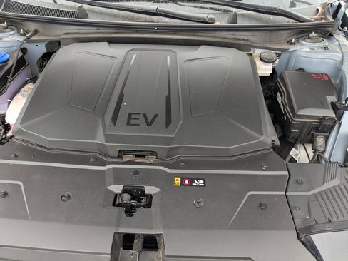 Certified 2025 Hyundai Ioniq 5 Limited image 34